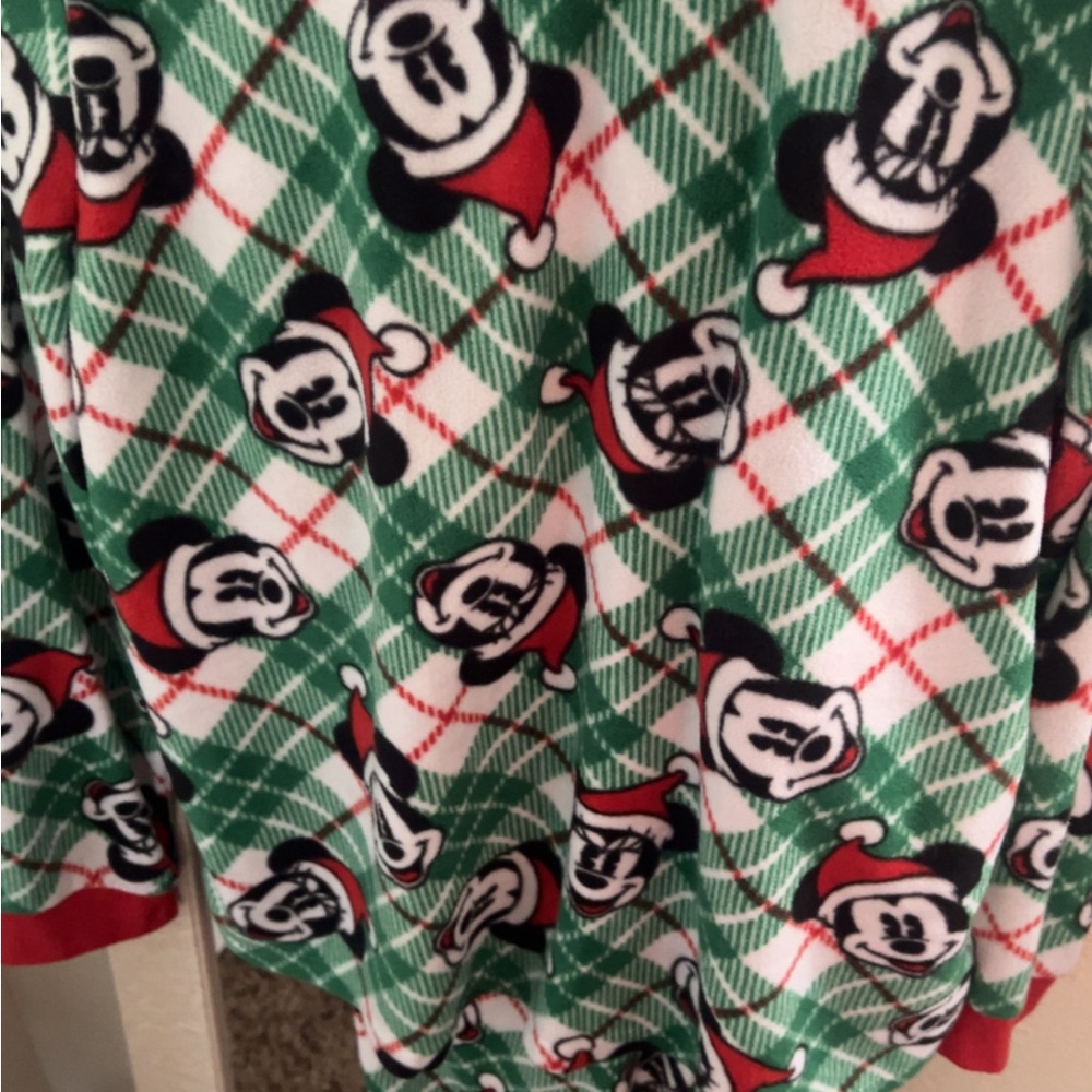 100 yr Disney Mickey pj for family members 2 xl 1 xxl and 1 xxs
